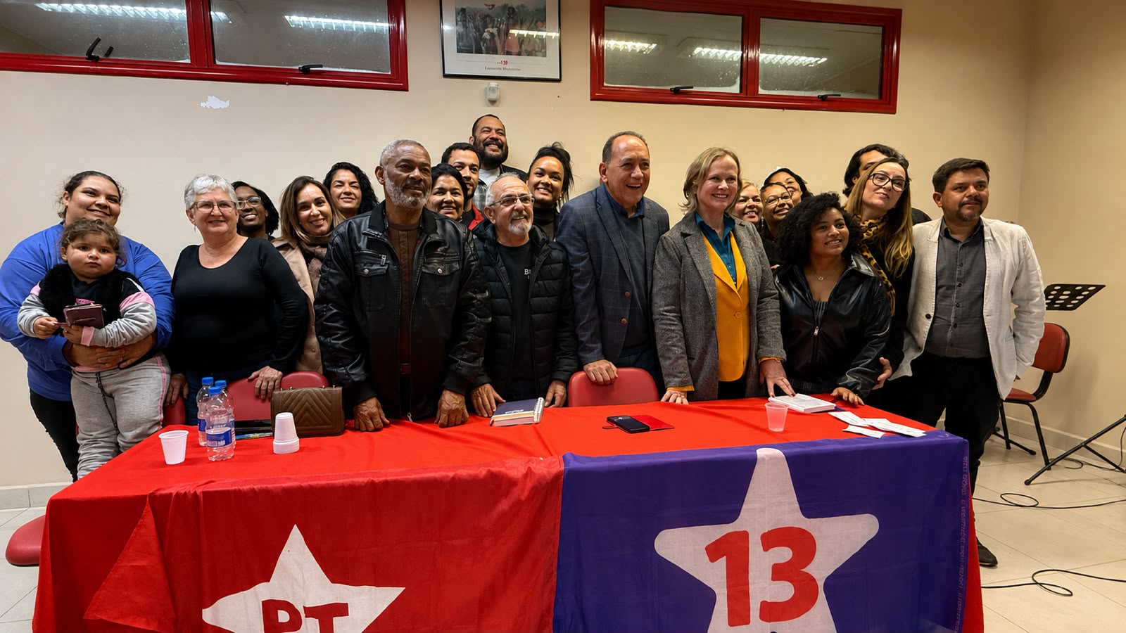 João Paulo Cunha participa de encontro com trabalhadores dos Correios