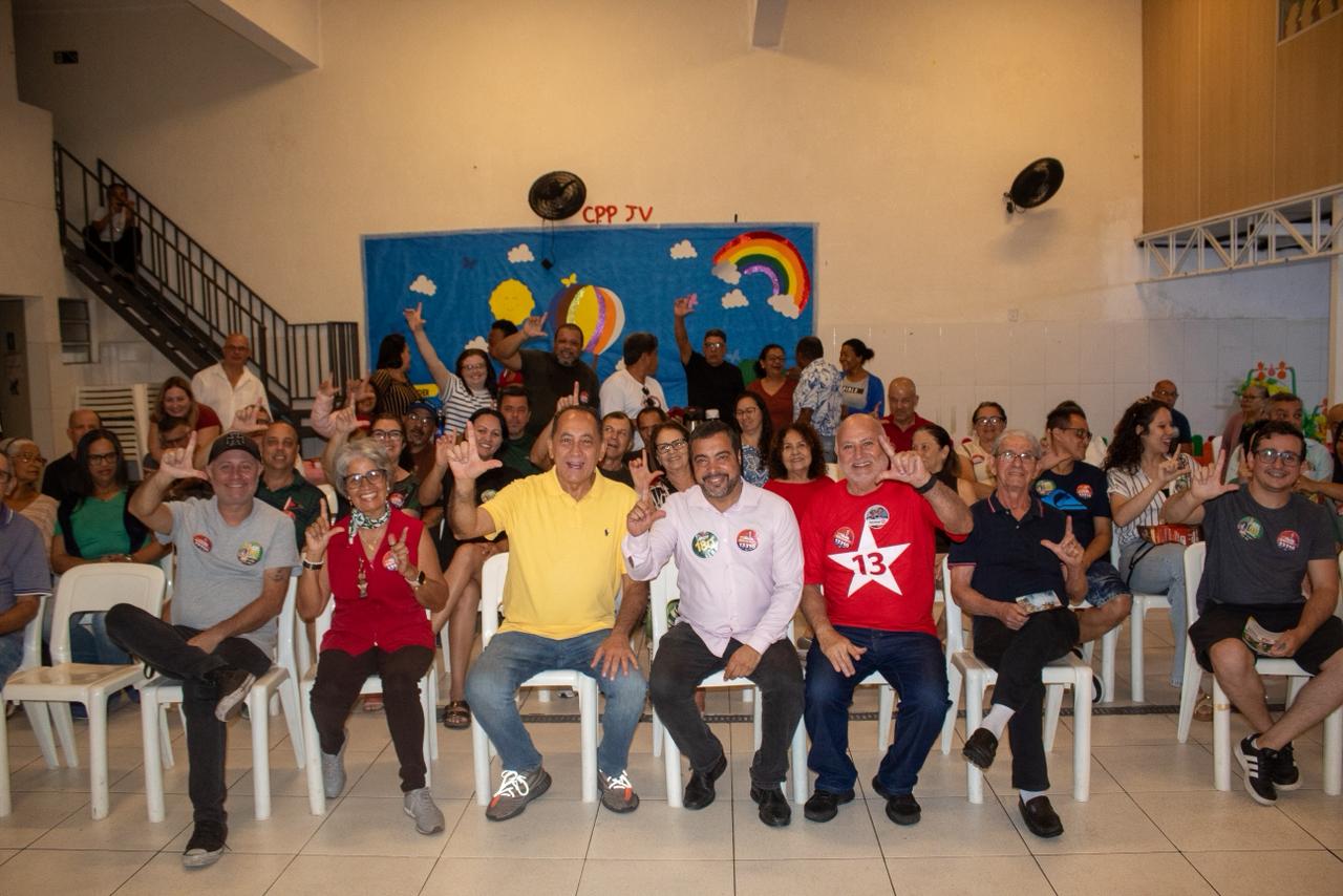 Encontro reuniu apoiadores e lideranças em um momento de diálogo e mobilização política. Encontro reúne apoiadores e lideranças em atividade política